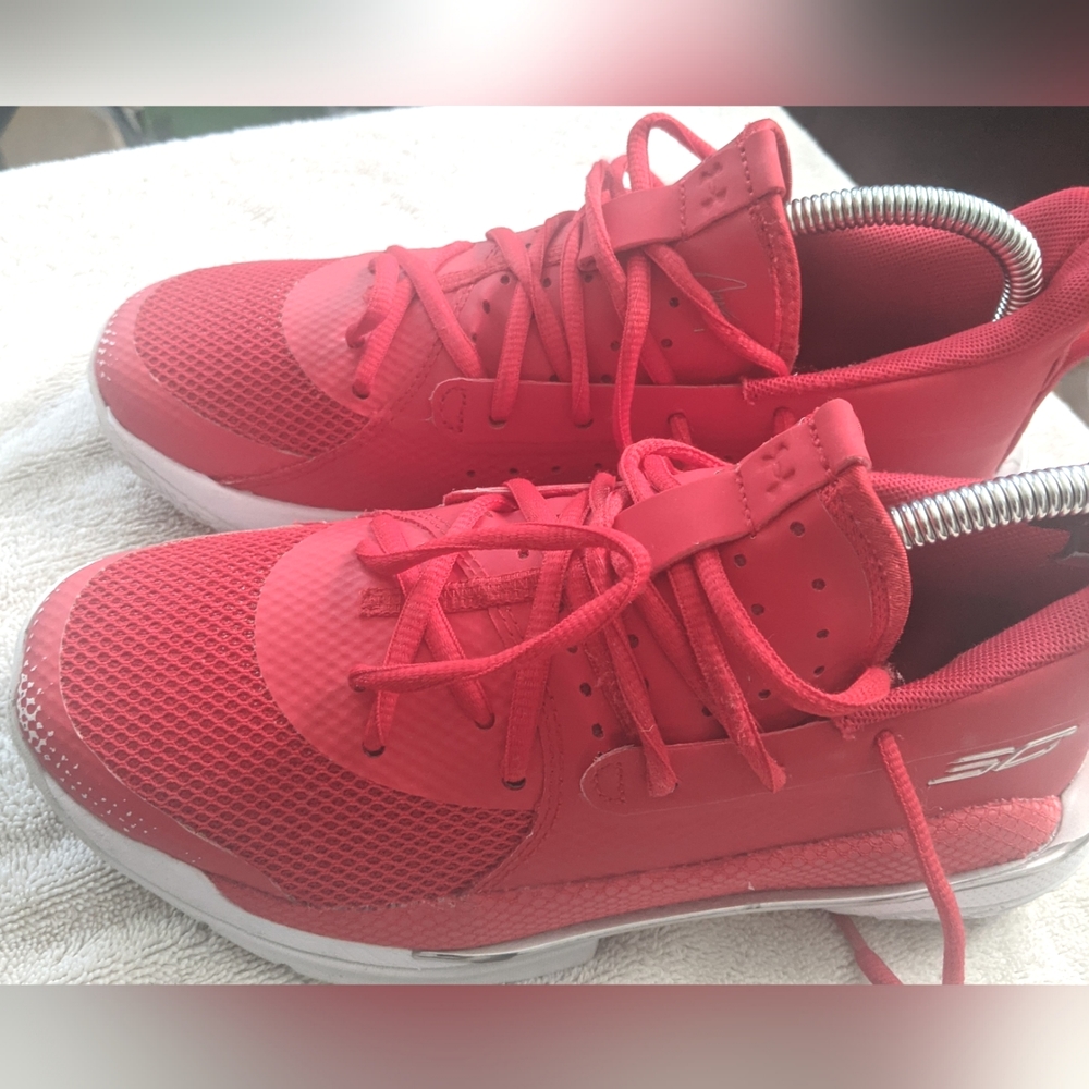 UNDER ARMOUR Men's Curry 7 Team Red White Basketball Shoe